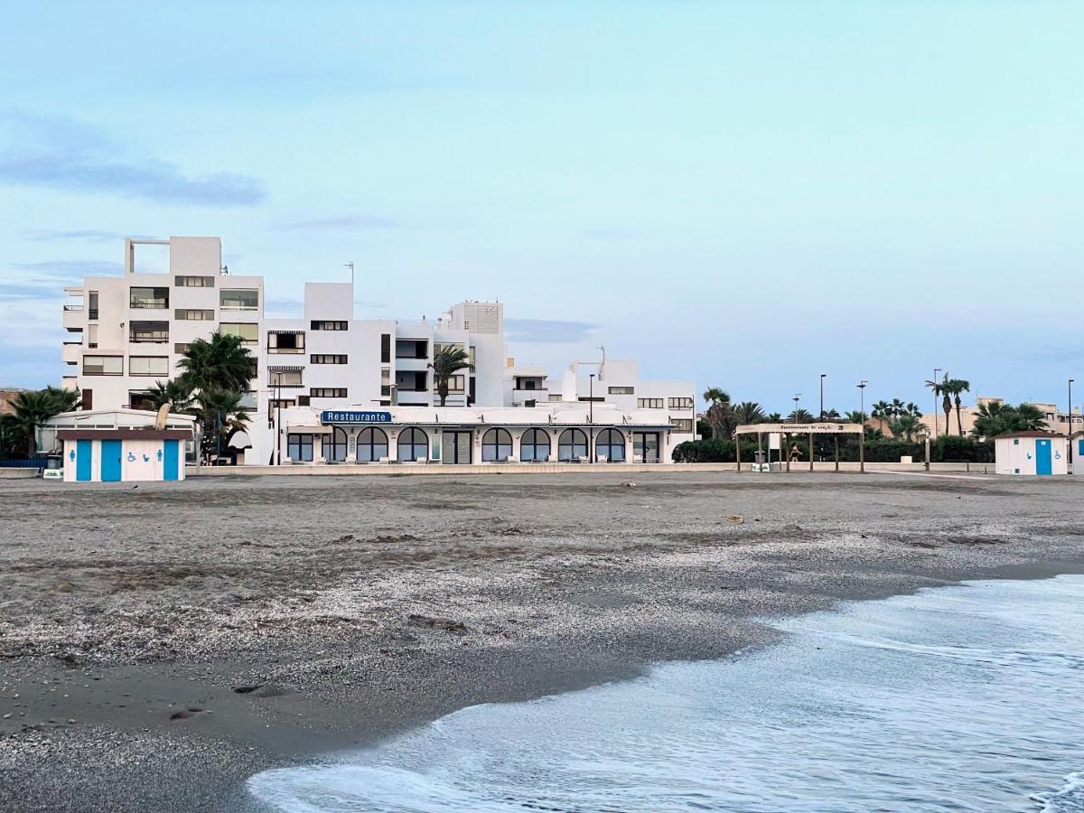 Primera Linea De Playa De Martina Almerimar Exterior foto